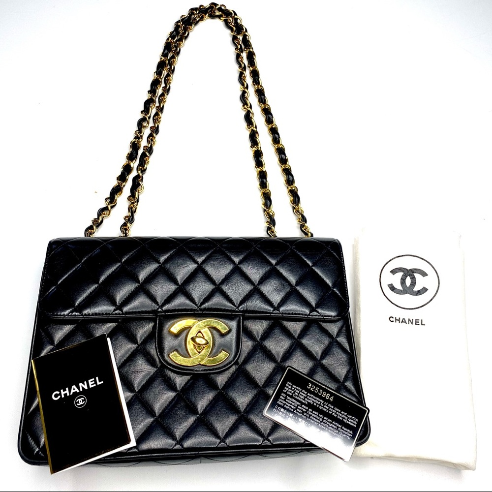 Beautiful Vintage Chanel Jumbo flap
